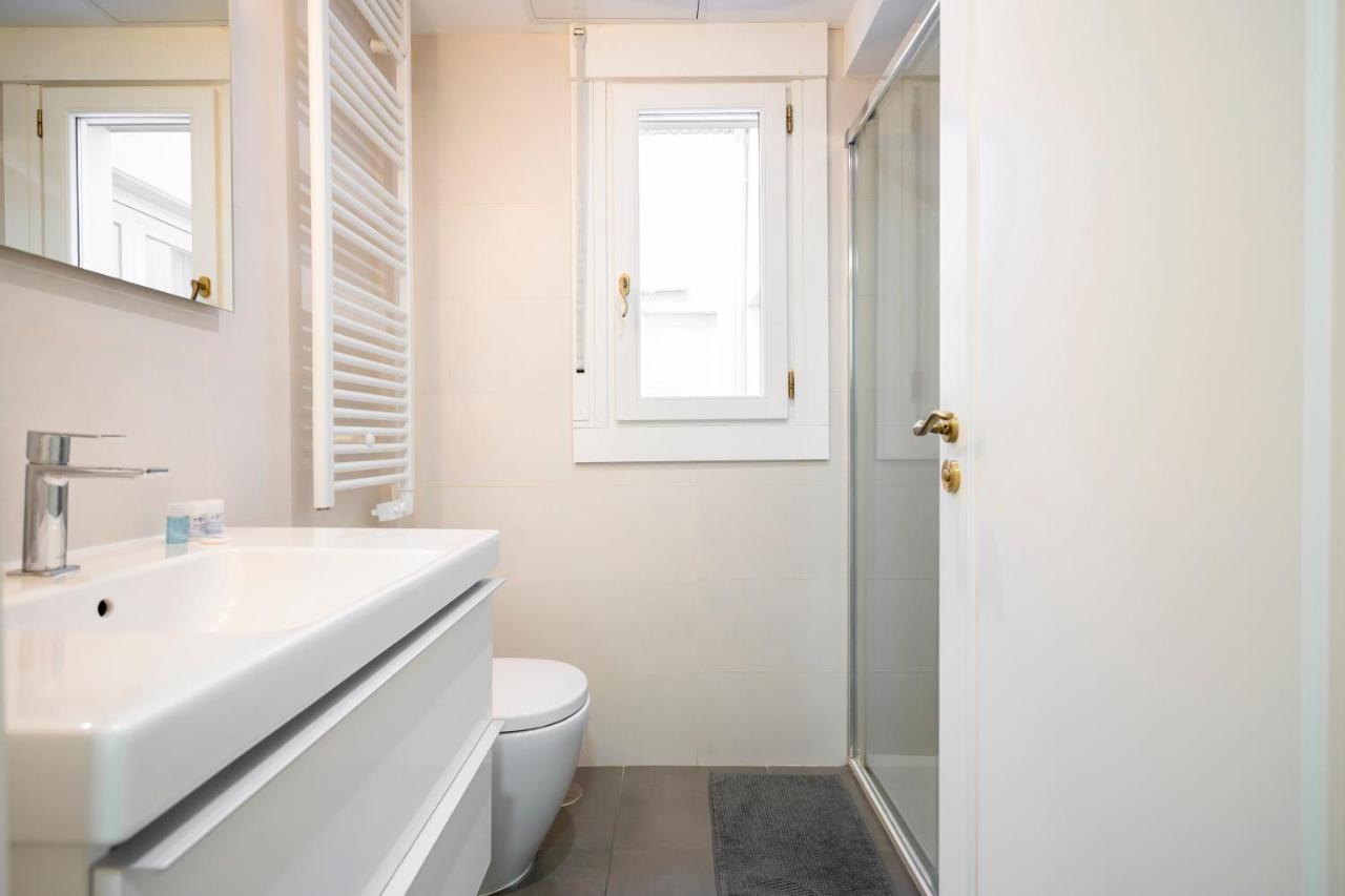 For You Rentals Brand New Apartment At Madrid City Center Wifi Ato55 Buitenkant foto